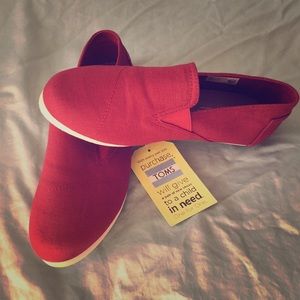 NWT! TOMS Redondo Red Oxford